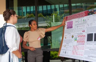 Cydney Wright of the 2023 NeURO cohort shares her research findings 