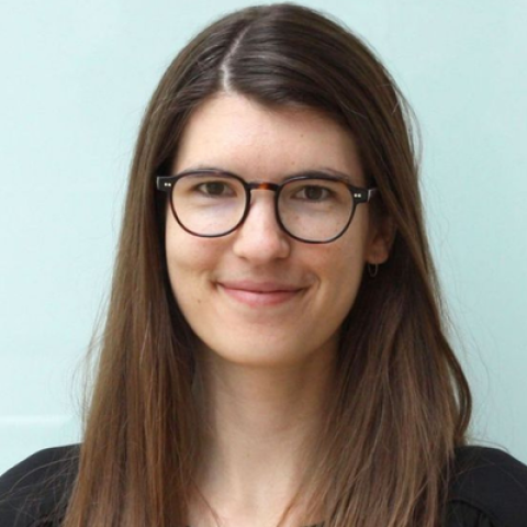 Headshot of Dr. Laura Lewis
