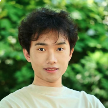 Headshot of Johnny (Yue) Yang