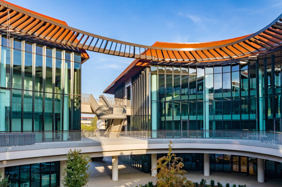 Among countless milestones of the Wu Tsai Neurosciences Institute was the opening of the ChEM-H Building and Neurosciences Building in 2019. This research complex serves as the home base for the institute and Sarafan ChEM-H. Aligning with the interdisciplinary nature of the institute’s work, the building is ideally situated between the School of Engineering, the School of Medicine, and the James H. Clark Center, with the School of Humanities and Sciences also nearby. (Image credit: Andrew Brodhead)