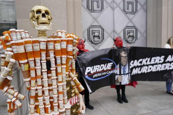  North American Opioid Crisis calls for criminal justice and lobbying reforms 