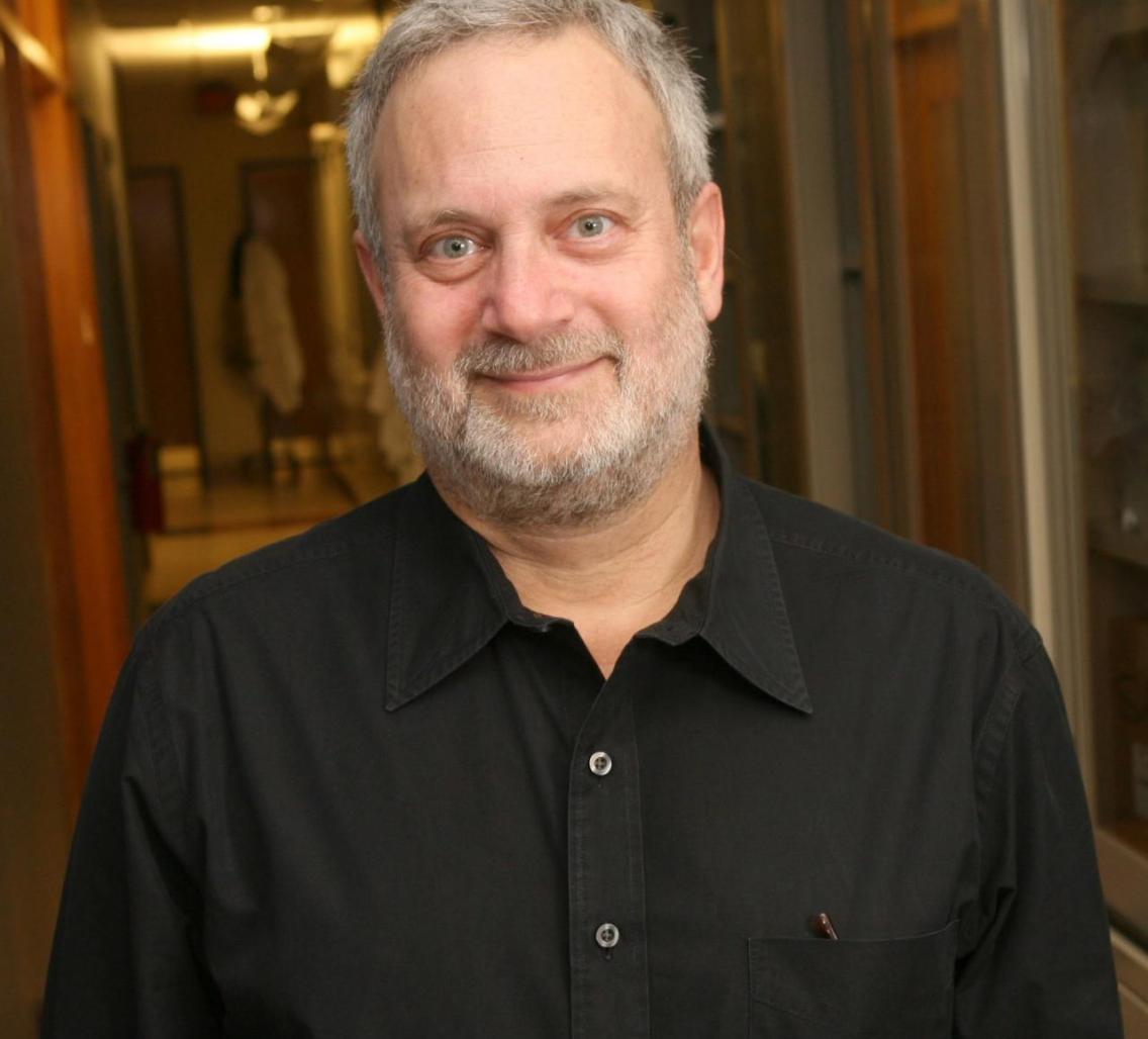 Headshot of Dr. Steven Siegelbaum